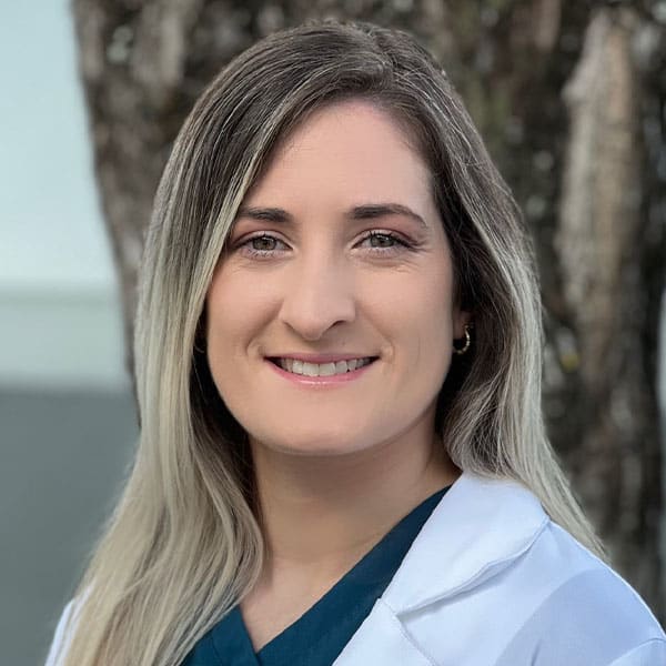 Dr. Morgan Bertram, South Florida Veterinarian and Ophthalmology Resident
