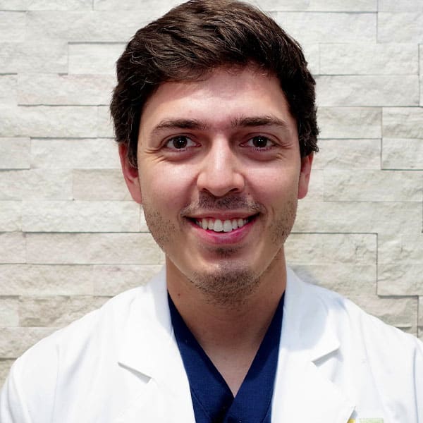 Dr. Richard Diaz, South Florida Veterinarian and Ophthalmology Resident